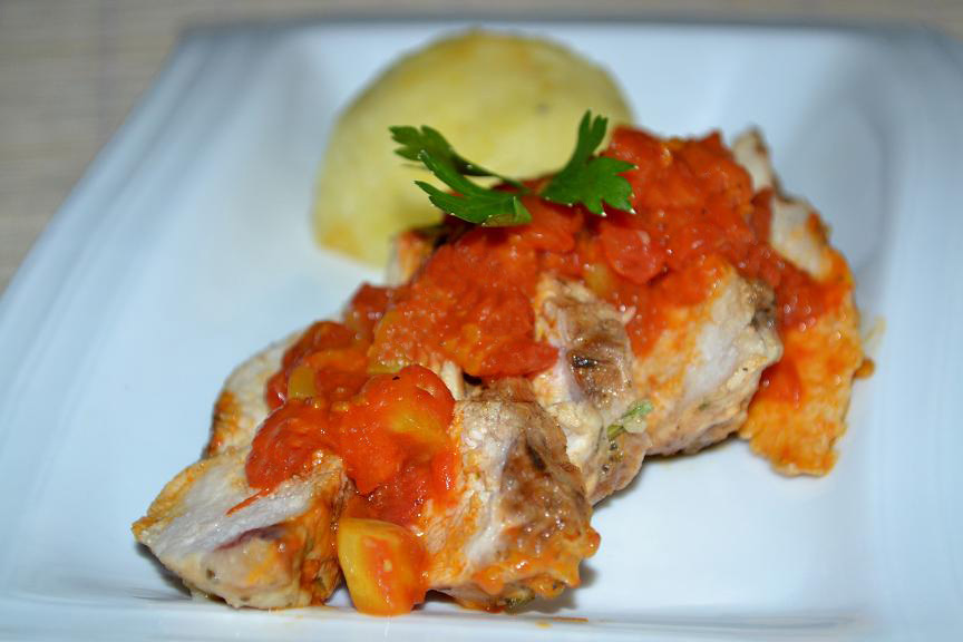 пилешки гърди с доматена салса и картофено пюре 1
