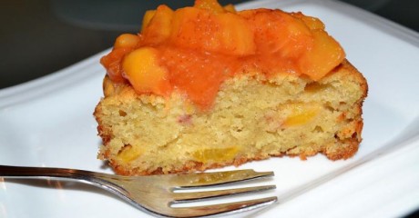 ПАЙ С ПРАСКОВИ И АМАРЕТО